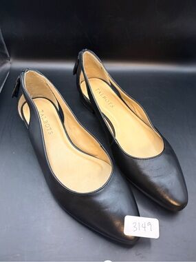 Talbots Black smooth leather flats with tassels and cutouts at heels 7.5M NWOT